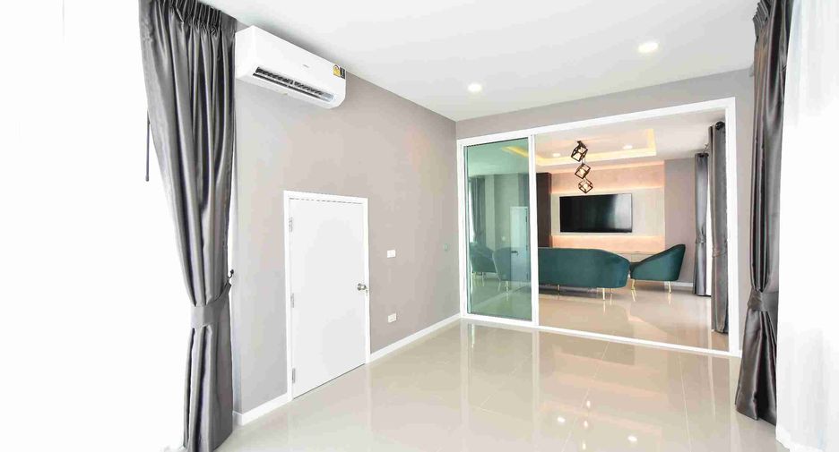 À louer 3 chambres villa à Bang Lamung, Chonburi