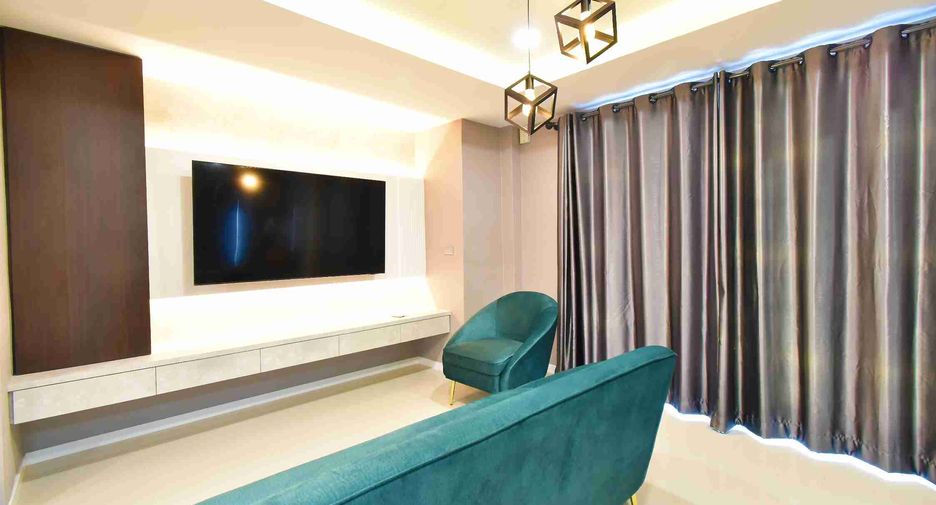 À louer 3 chambres villa à Bang Lamung, Chonburi