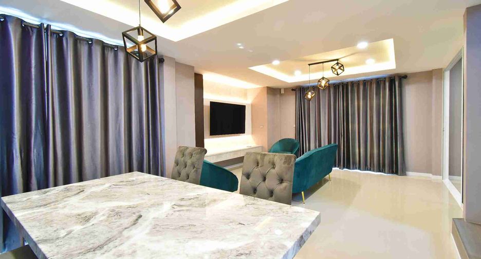 À louer 3 chambres villa à Bang Lamung, Chonburi