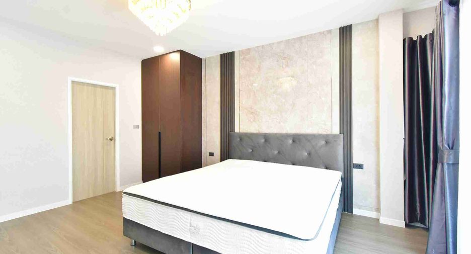 À louer 3 chambres villa à Bang Lamung, Chonburi