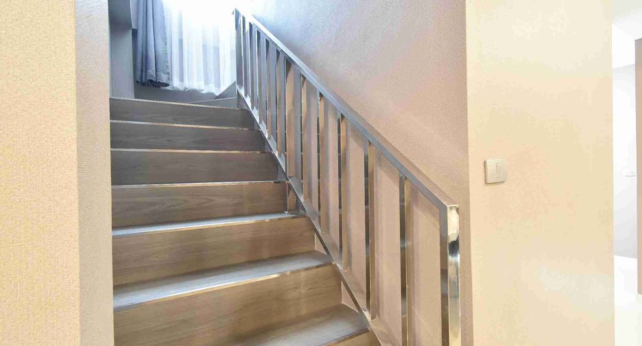 À louer 3 chambres villa à Bang Lamung, Chonburi