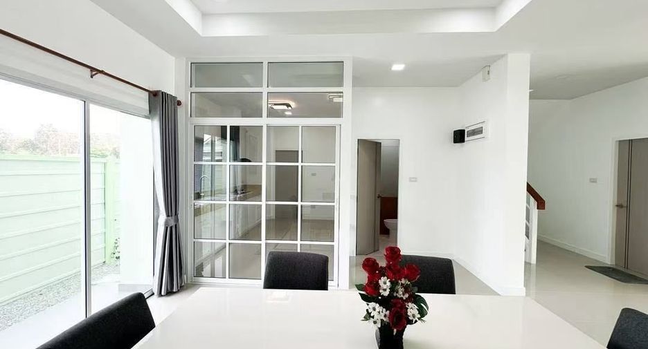 À louer et à vendre 4 chambres maison à Bang Lamung, Chonburi