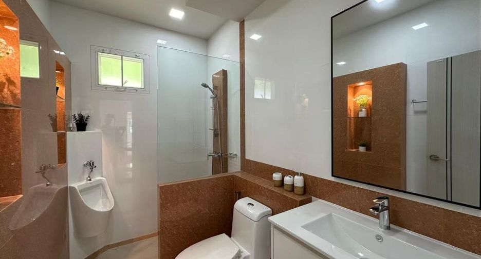 À louer et à vendre 4 chambres maison à Bang Lamung, Chonburi