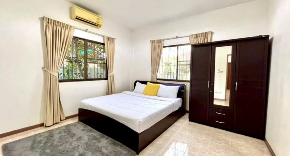 Casa en alquiler de 3 habitaciones en Bang Lamung, Chonburi