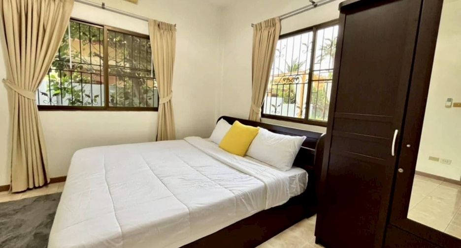 Casa en alquiler de 3 habitaciones en Bang Lamung, Chonburi