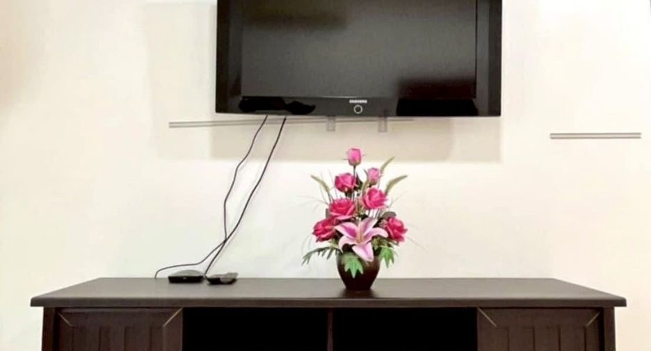 Casa en alquiler de 3 habitaciones en Bang Lamung, Chonburi