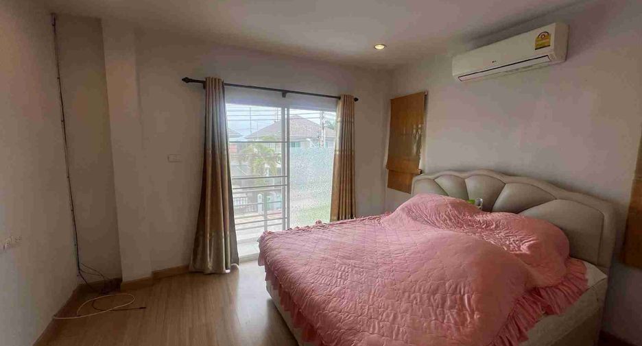 Casa en venta y en alquiler de 3 habitaciones en East Pattaya, Pattaya