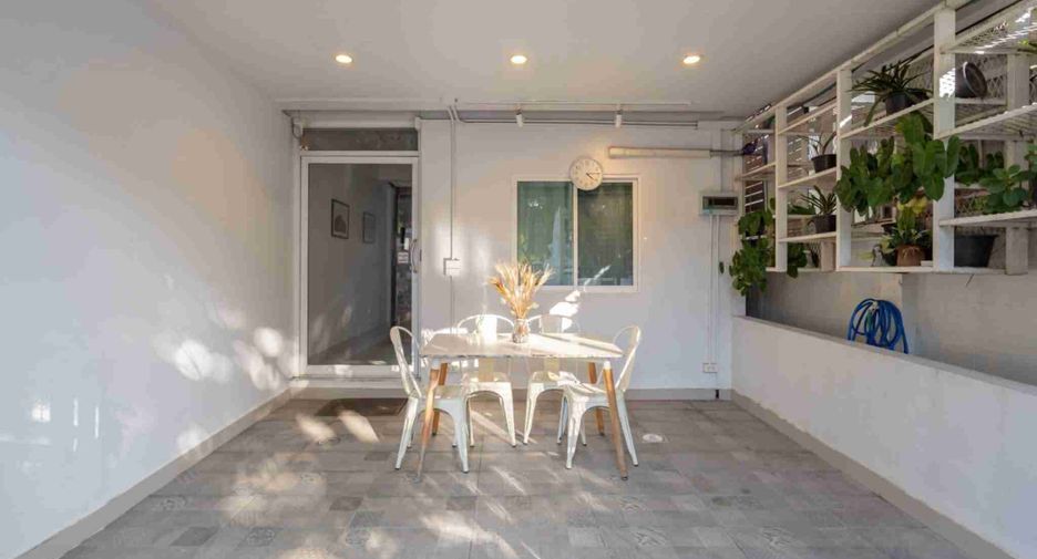 For rent 3 bedrooms townhouse in Mueang Chiang Mai, Chiang Mai
