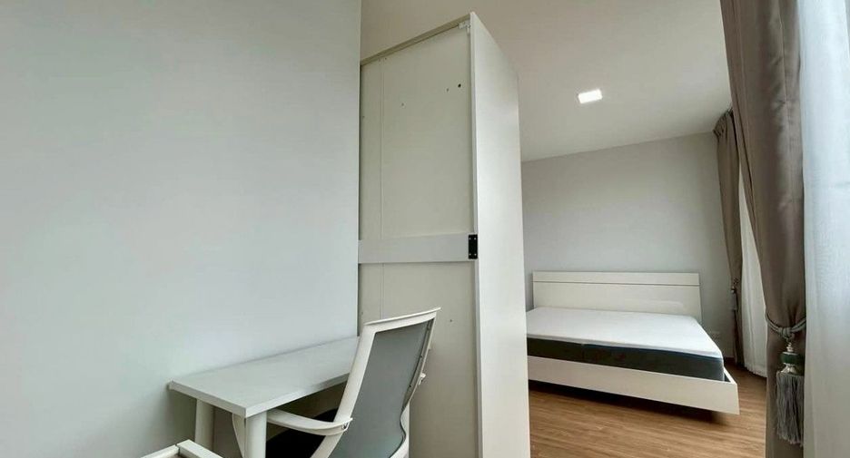 For rent 3 bedrooms townhouse in Bang Phli, Samut Prakan