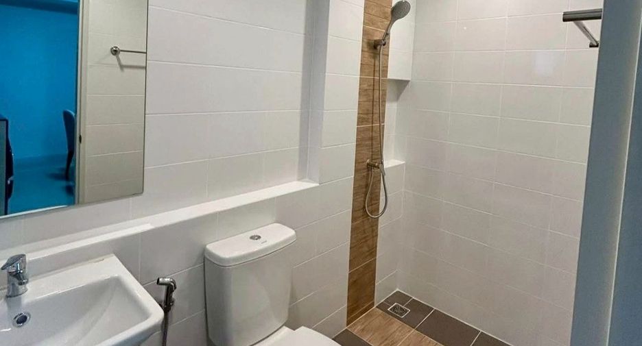 For rent 3 bedrooms townhouse in Bang Phli, Samut Prakan