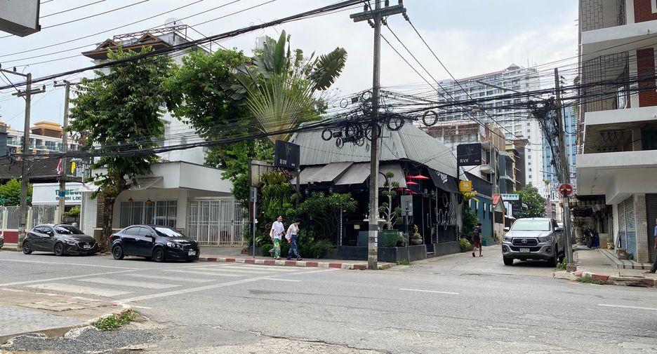 For rent 3 bedrooms retail Space in Mueang Chiang Mai, Chiang Mai