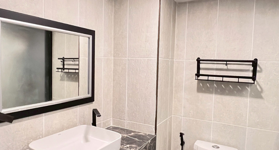 For sale 2 bedrooms condo in Mueang Chiang Mai, Chiang Mai