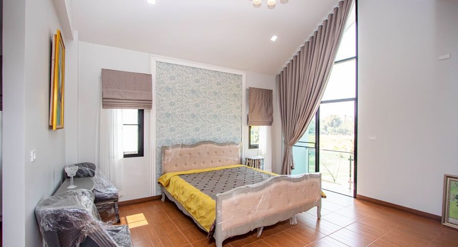 For sale 4 bedrooms house in Hang Dong, Chiang Mai