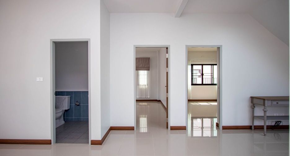 For sale 4 bedrooms house in Hang Dong, Chiang Mai