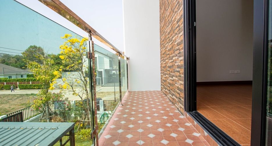 For sale 4 bedrooms house in Hang Dong, Chiang Mai