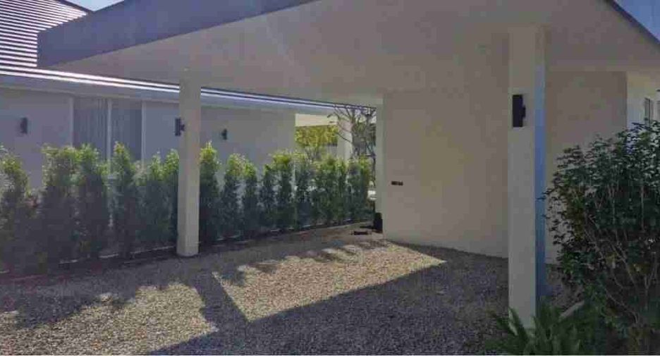 For sale 5 bedrooms villa in Hang Dong, Chiang Mai