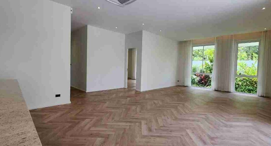 For sale 5 bedrooms villa in Hang Dong, Chiang Mai