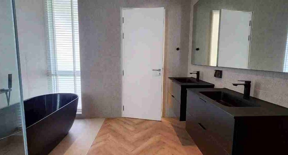 For sale 5 bedrooms villa in Hang Dong, Chiang Mai