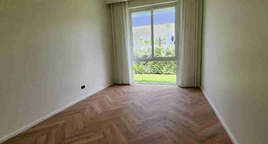 For sale 5 bedrooms villa in Hang Dong, Chiang Mai
