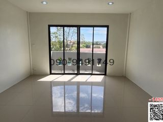 For rent 4 bedrooms retail Space in Khlong Sam Wa, Bangkok