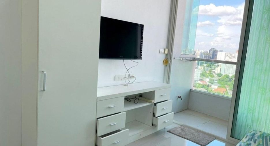 For sale 1 bed condo in Phaya Thai, Bangkok