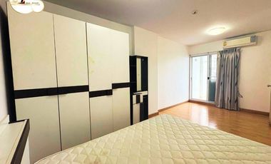 For sale 1 bed condo in Huai Khwang, Bangkok
