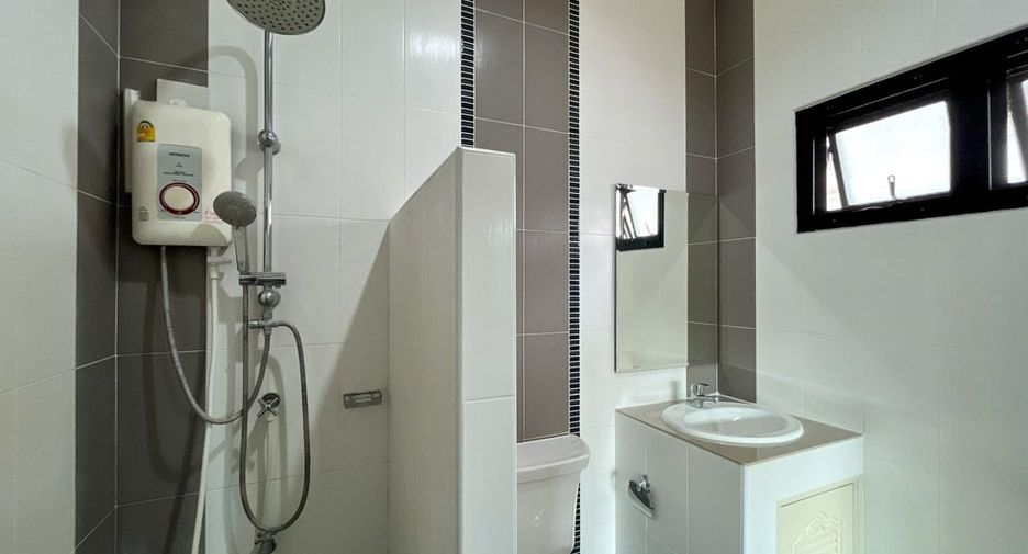 For rent 3 bedrooms house in Mueang Chiang Mai, Chiang Mai