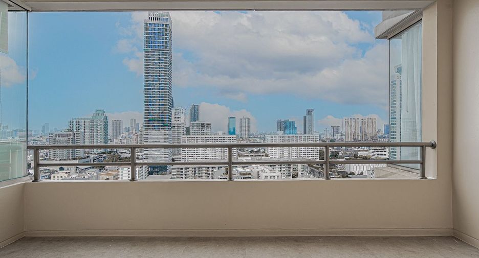 For rent 3 ベッドルーム condo in Watthana, Bangkok