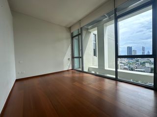 Condo en alquiler de 3 habitaciones en Sathon, Bangkok