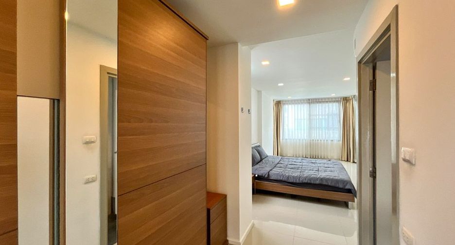 For rent 3 bedrooms townhouse in Hang Dong, Chiang Mai