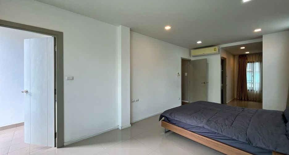 For rent 3 bedrooms townhouse in Hang Dong, Chiang Mai