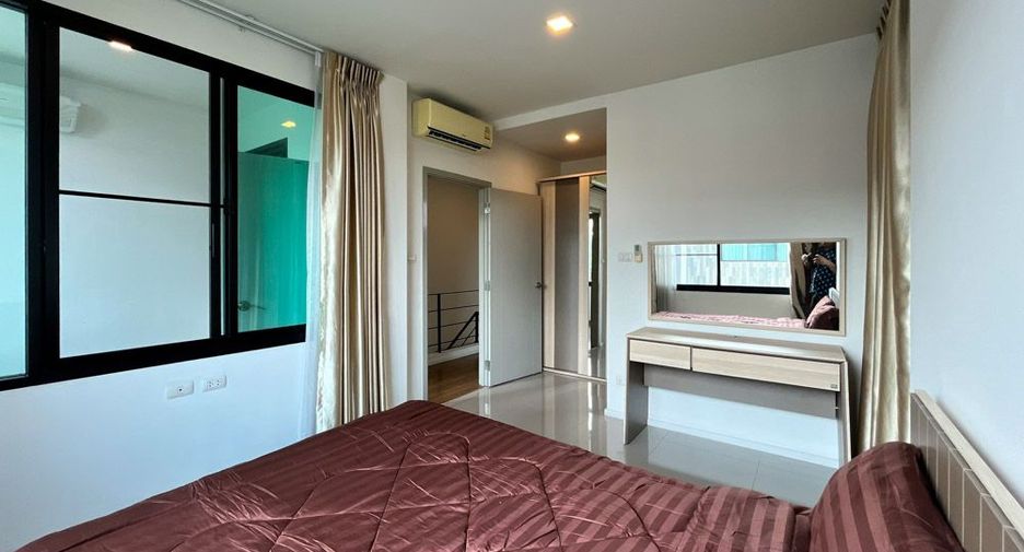 For rent 3 bedrooms townhouse in Hang Dong, Chiang Mai