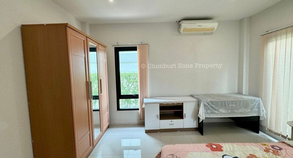 For rent 3 bedrooms house in Si Racha, Chonburi