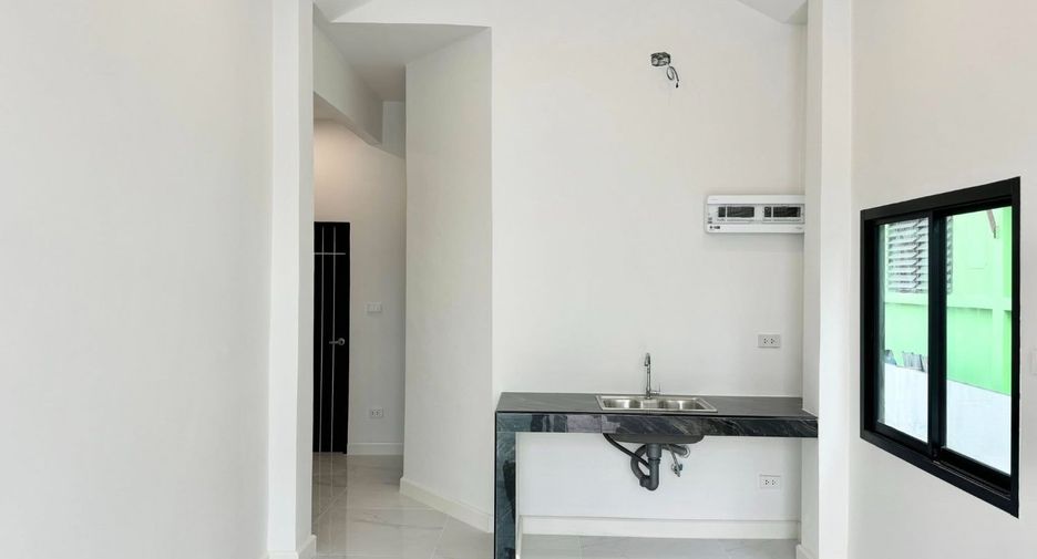 For rent and for sale studio house in Si Racha, Chonburi