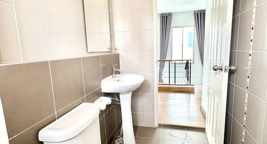 For rent and for sale 3 bedrooms house in Si Racha, Chonburi