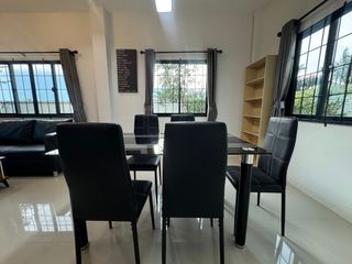 À louer 3 chambres maison à Si Racha, Chonburi