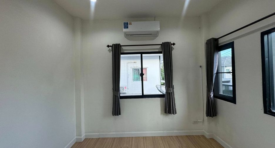 For rent 3 bedrooms house in Si Racha, Chonburi