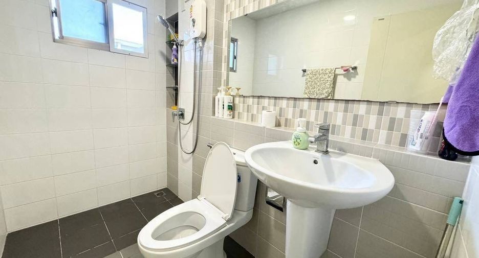 For rent and for sale 3 bedrooms house in Si Racha, Chonburi