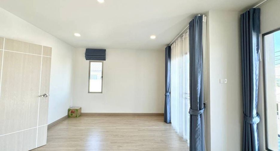 For rent and for sale 3 bedrooms house in Si Racha, Chonburi