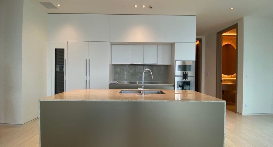 For sale 2 bedrooms condo in Pathum Wan, Bangkok