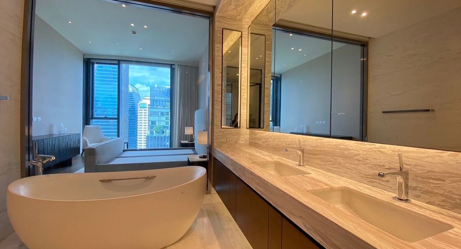 For sale 2 bedrooms condo in Pathum Wan, Bangkok