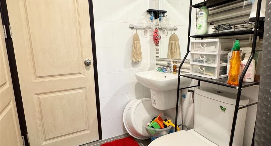 For rent 3 bedrooms house in Si Racha, Chonburi