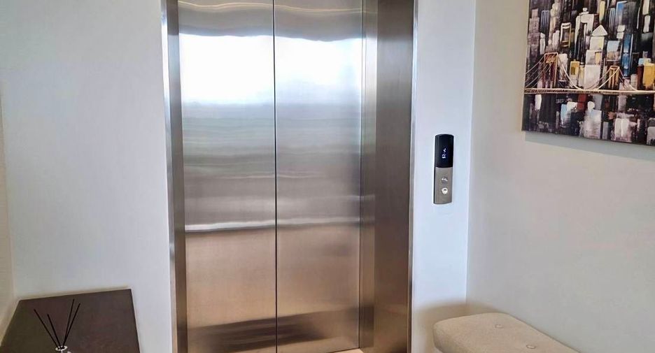 ขาย 2 ห้องนอน คอนโด ใน คลองเตย, กรุงเทพฯ