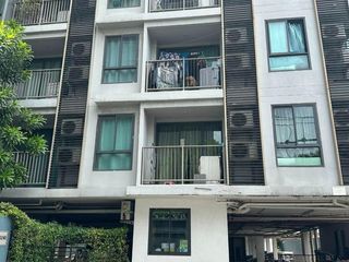 For sale 1 Beds condo in Phra Khanong, Bangkok
