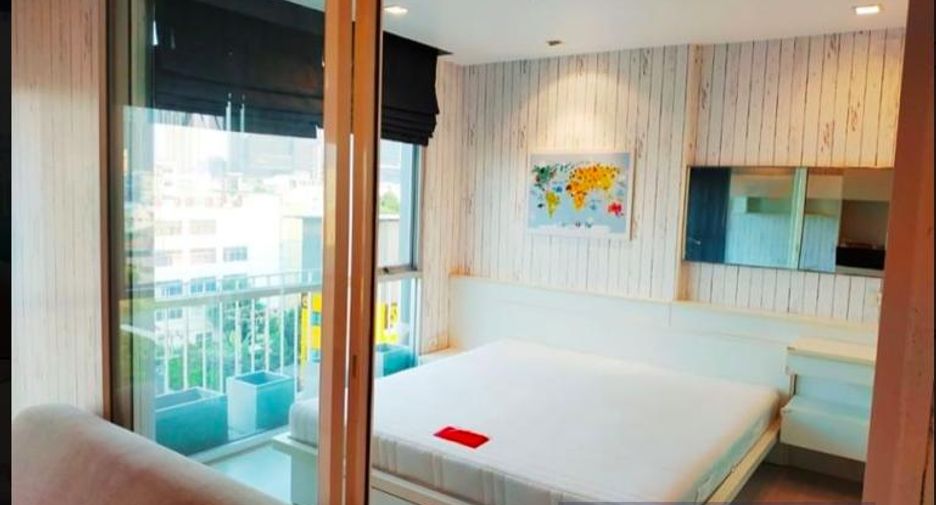 For sale 1 bed condo in Phra Khanong, Bangkok