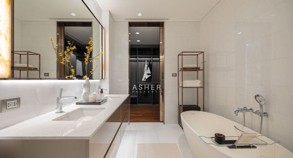 For sale 2 bedrooms condo in Pathum Wan, Bangkok