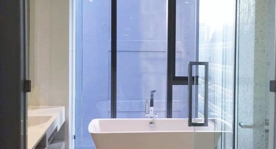 For sale 2 bedrooms condo in Khlong Toei, Bangkok