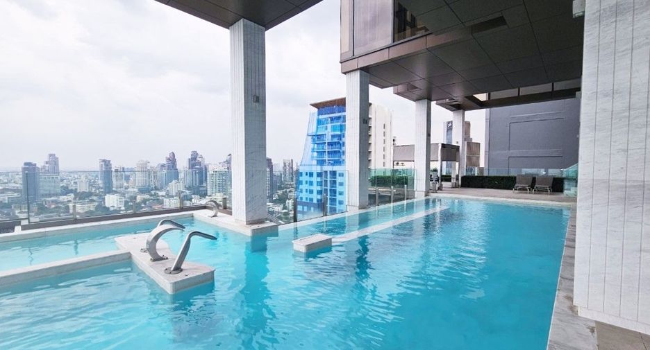 For sale 2 bedrooms condo in Khlong Toei, Bangkok