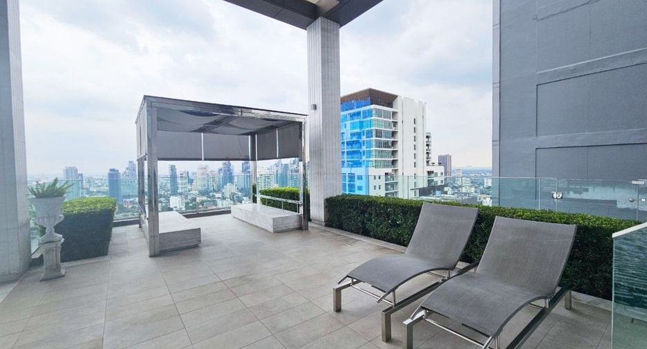 For sale 2 bedrooms condo in Khlong Toei, Bangkok
