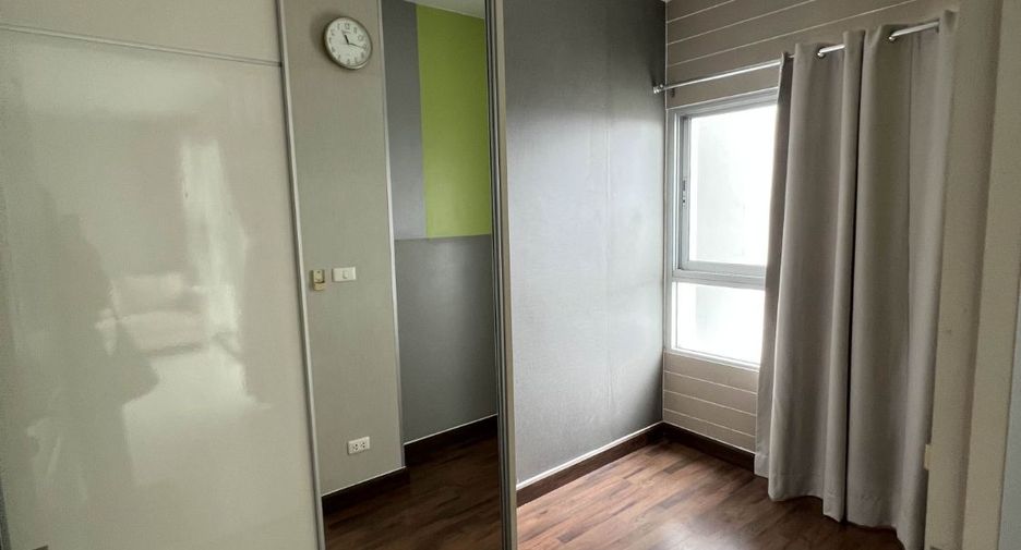 For rent 2 bedrooms condo in Sathon, Bangkok